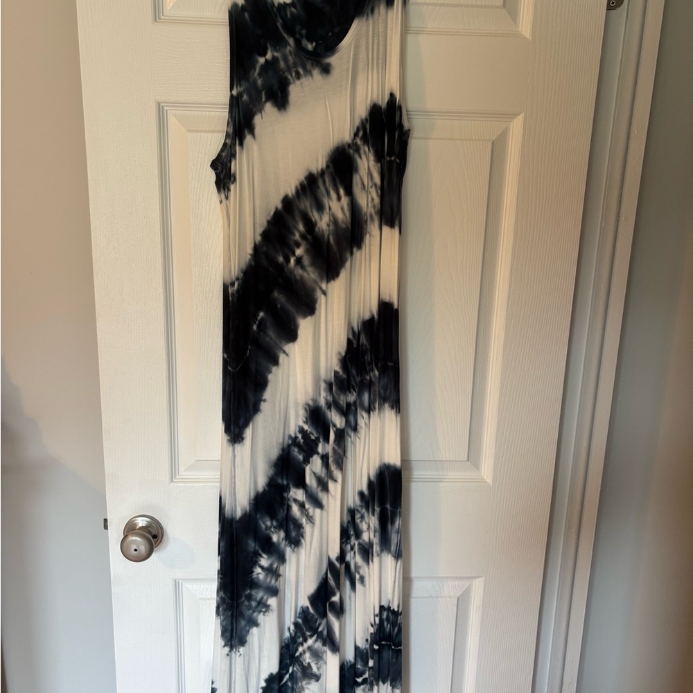 Navy and White Tie-Dye Maxi Dress